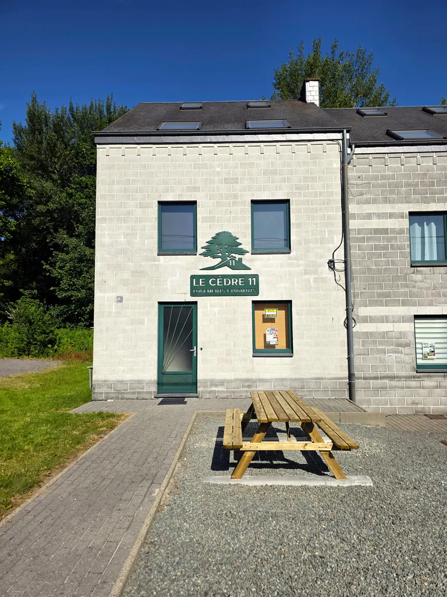 Façade du bâtiment Le Cèdre 11 à Libramont